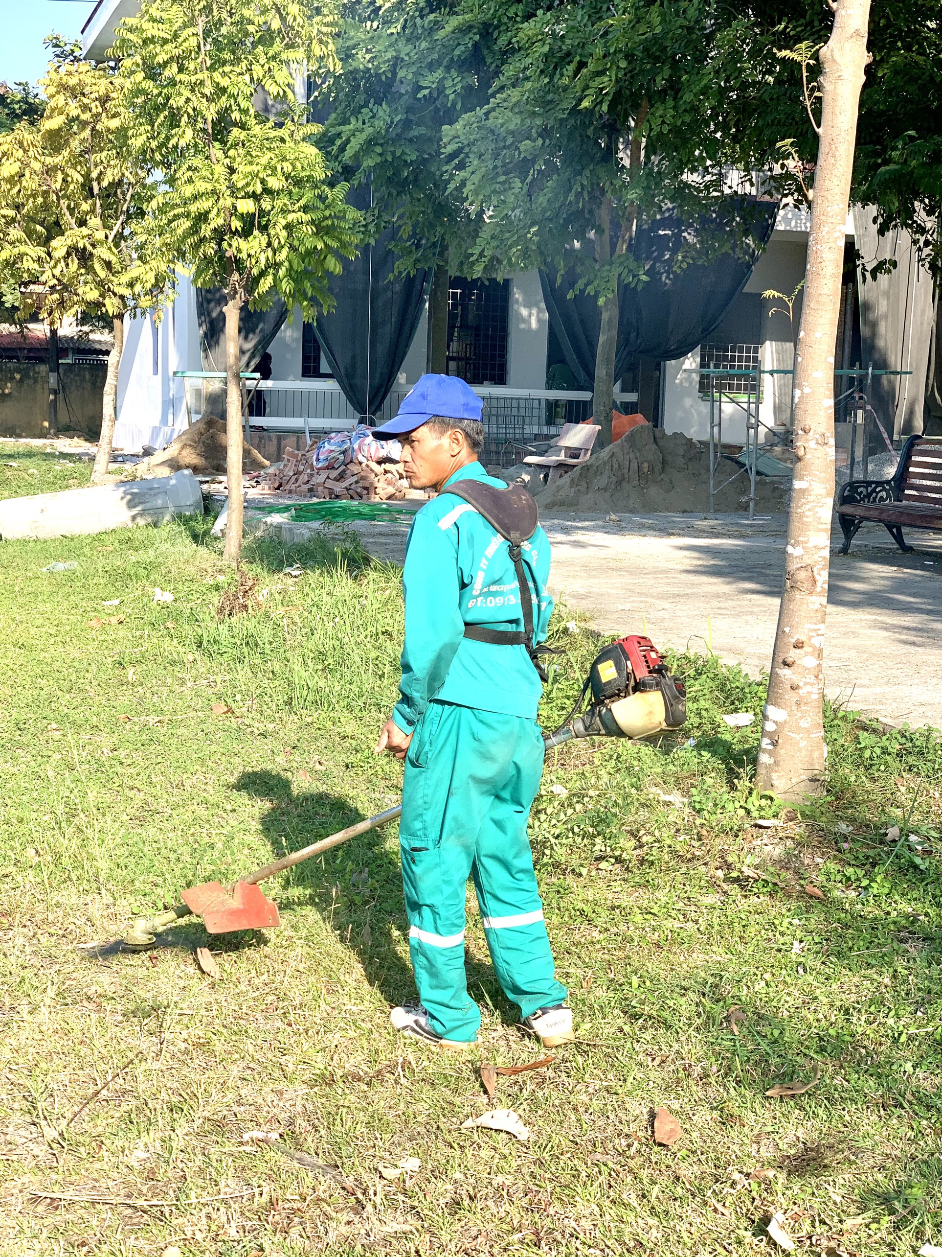 Cắt tỉa cây xanh Đầm Hà chuyên nghiệp